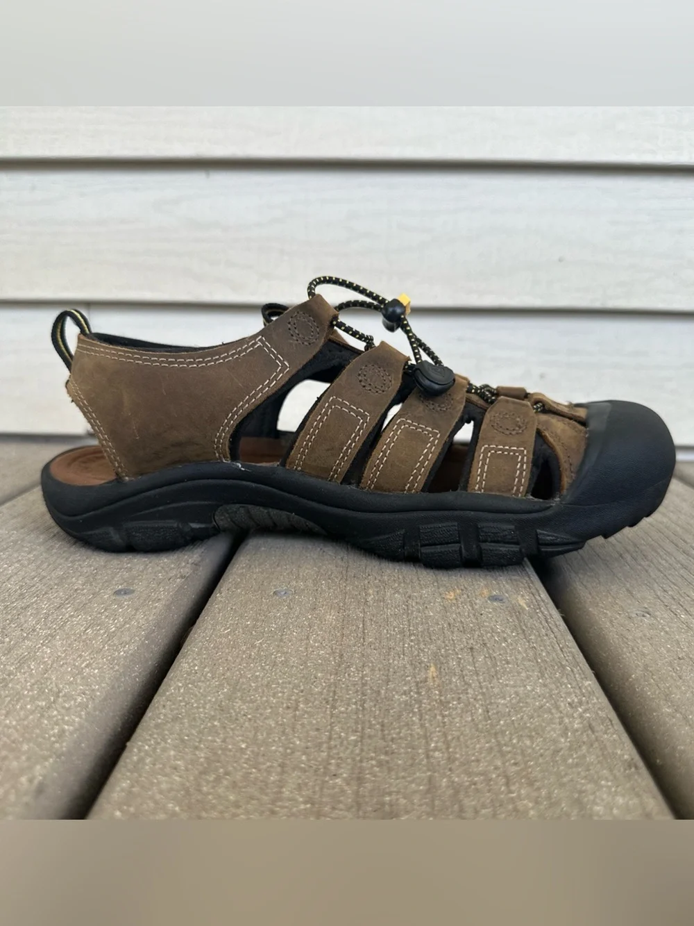 KEEN Men's Size 10 Newport H2 Sandals Comfort Closed Toe Leather Water Shoes